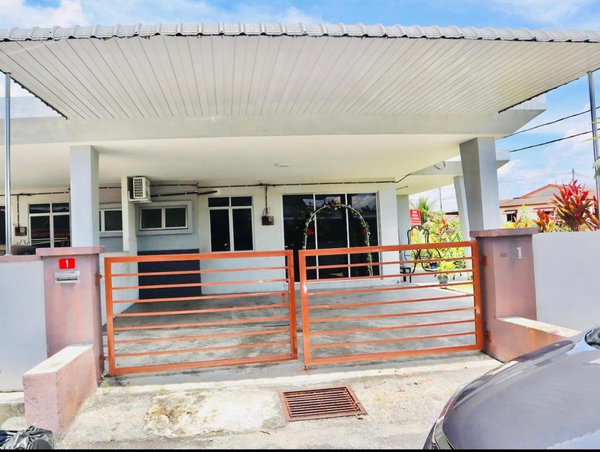Homestay Lestary Near Taiping Fast Wifi Netflix Экстерьер фото